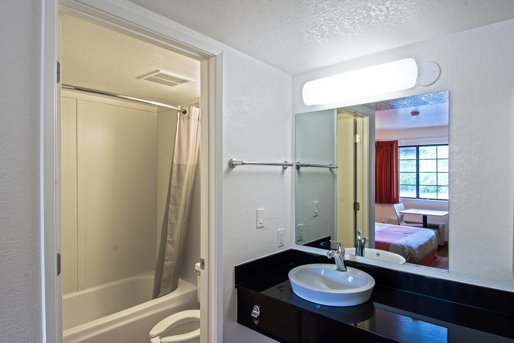 Motel 6 Redding CA South - photo 21