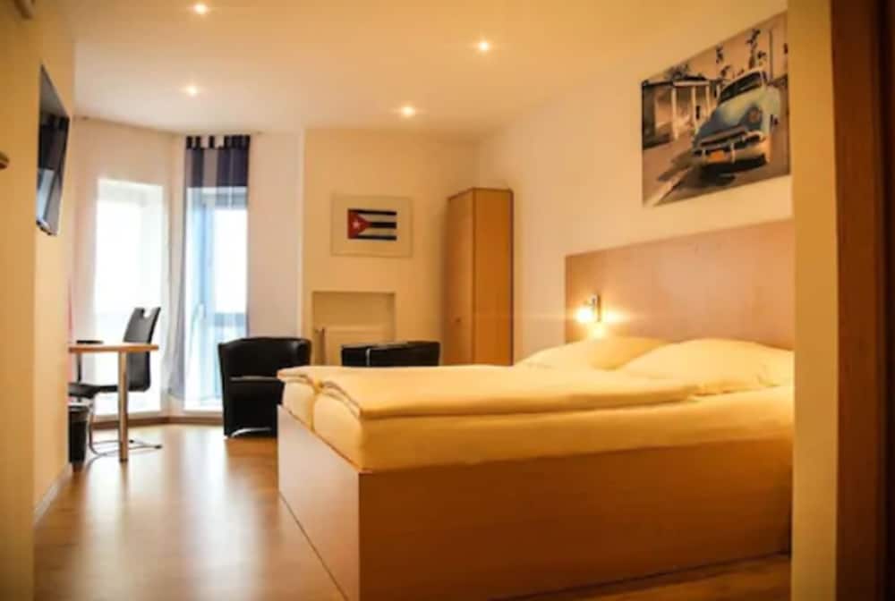 Hotel Waldlust B & B — hotel in Schwandorf In Bayern