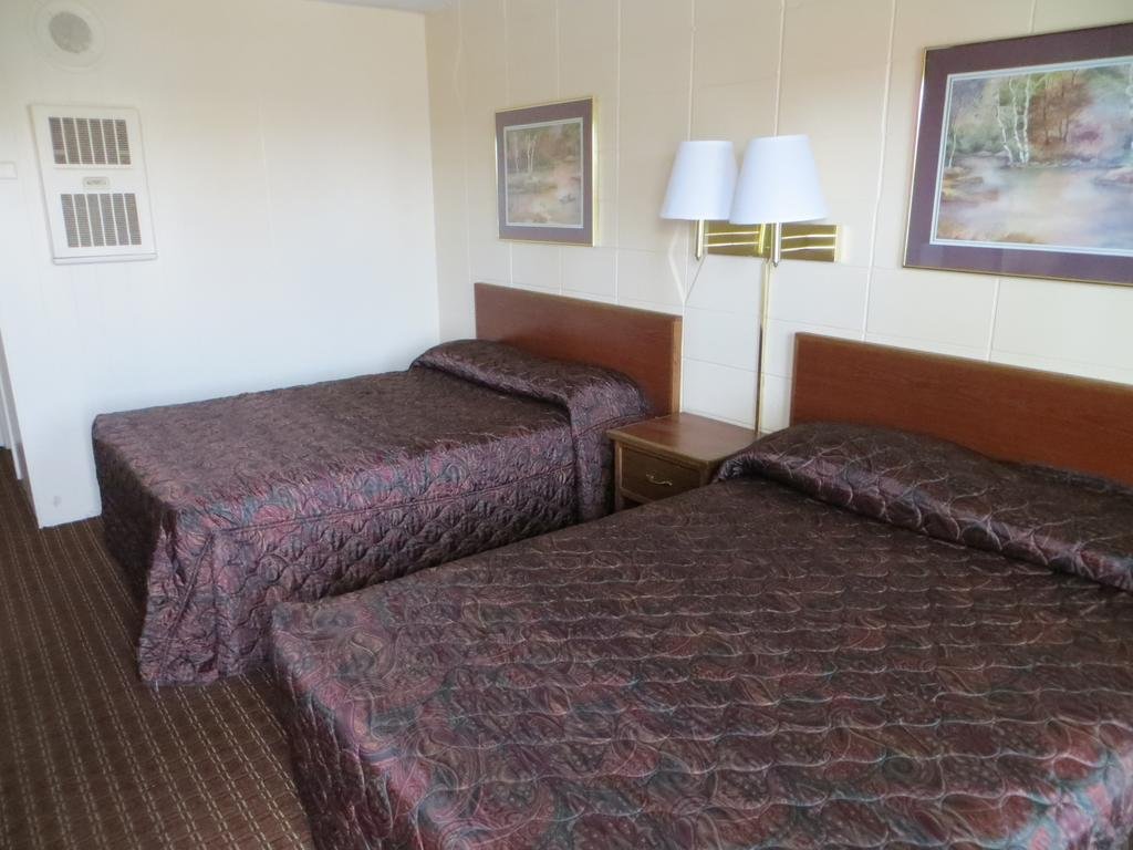Deluxe Inn — Council Bluffs