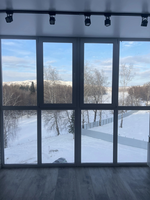 Na Beregu Katuni Flat in Mayma, Russia