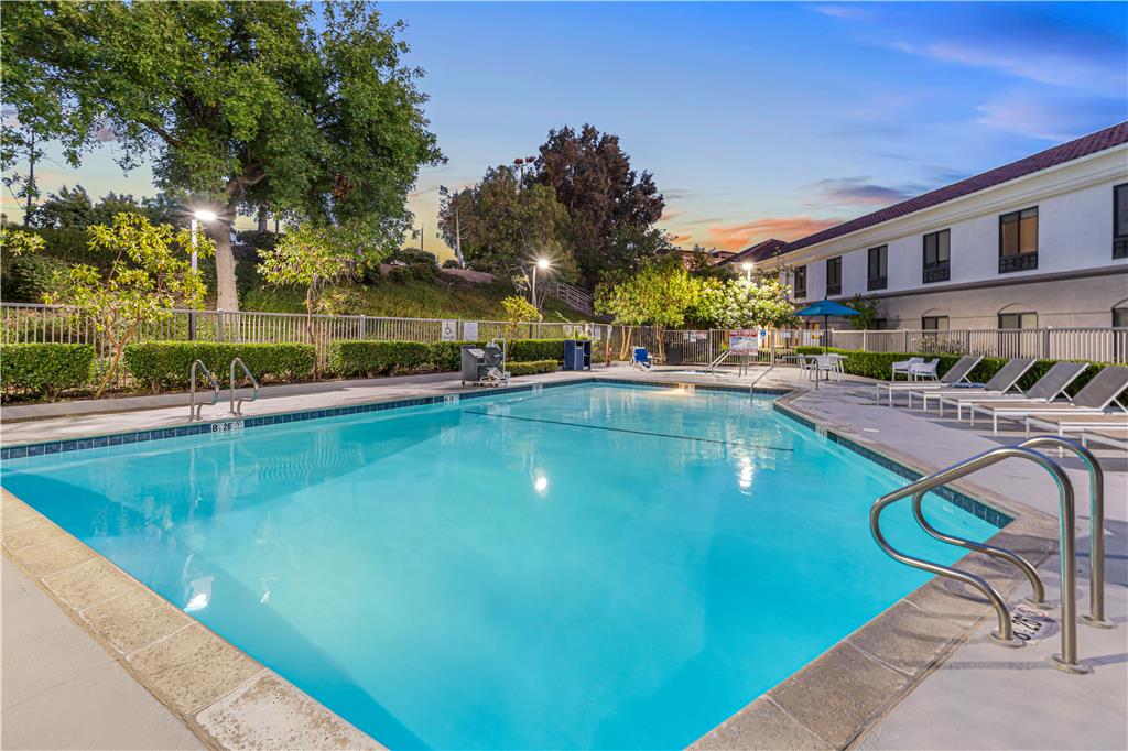 Best Western Valencia Six Flags Inn & Suites - photo 6