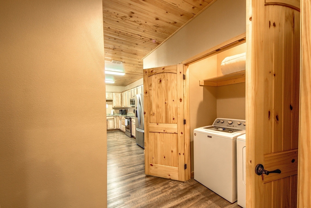 Old Mills Resort OM A6 3 Bedroom Condo by RedAwning - photo 23