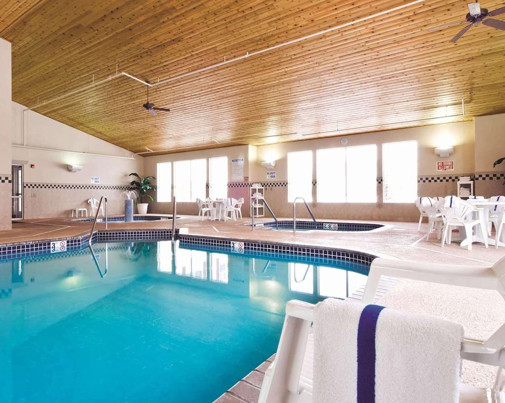 Country Inn & Suites by Radisson Albertville near Outlet Mall - photo 16