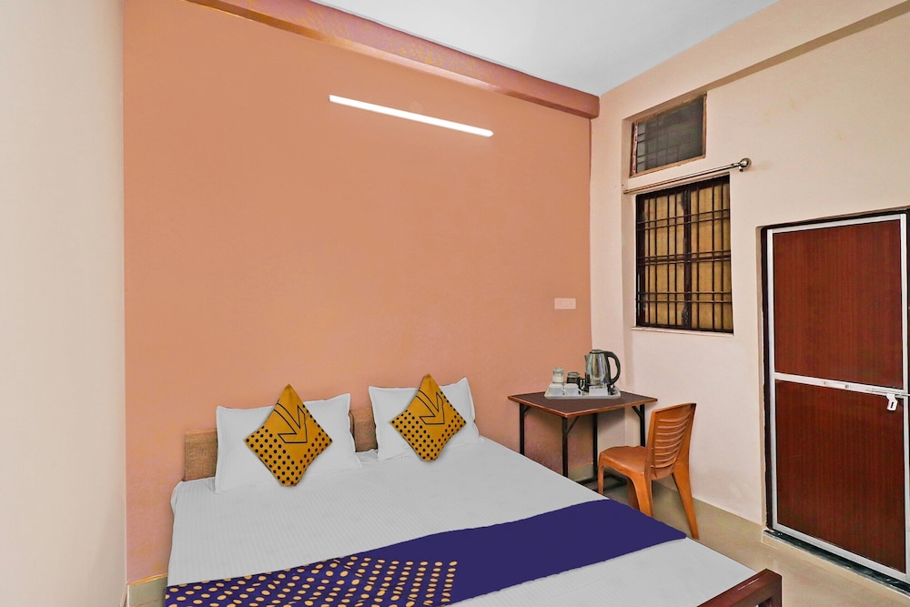 Spot On 37467 Shivram Hotel — hotel near Jabalpur Airport