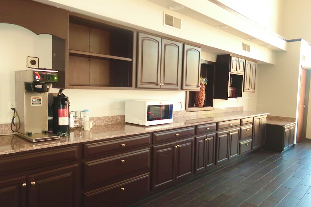 Motel 6 Elkhart IN - photo 26