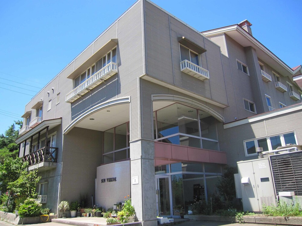 Resort Square Sun Verde — Iiyama