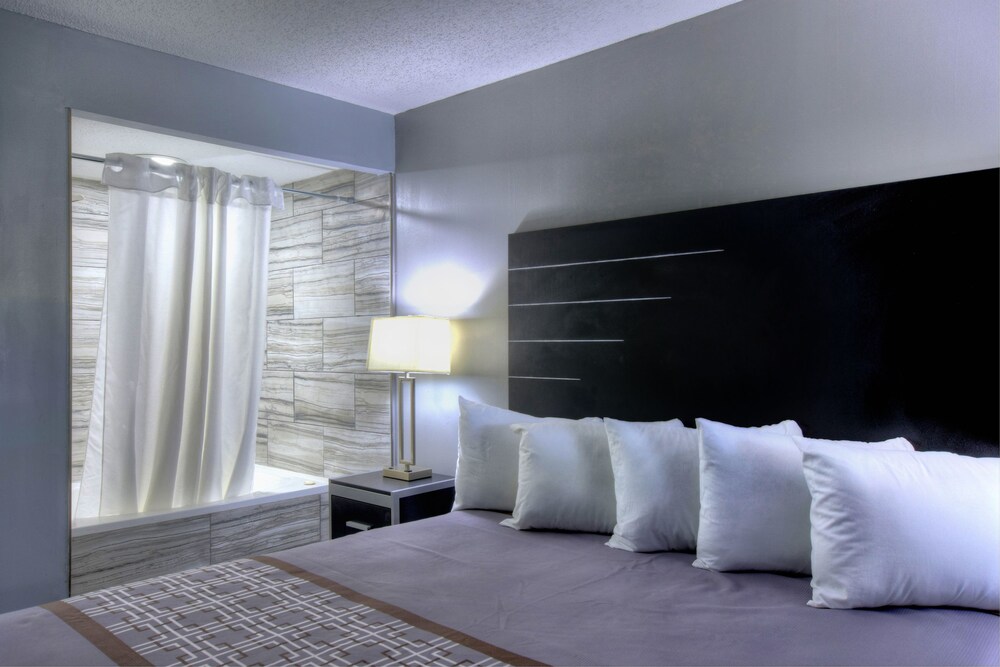 Red Roof Inn & Suites Athens AL - photo 25