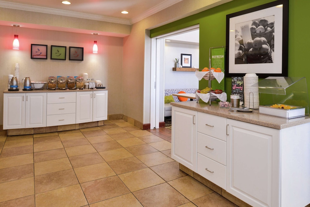 Hampton Inn & Suites Wilmington - photo 54
