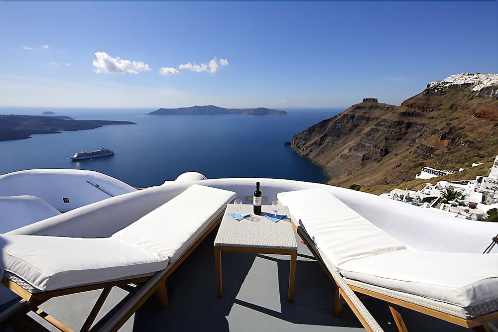 Ikastikies Suites — Fira — photo 3