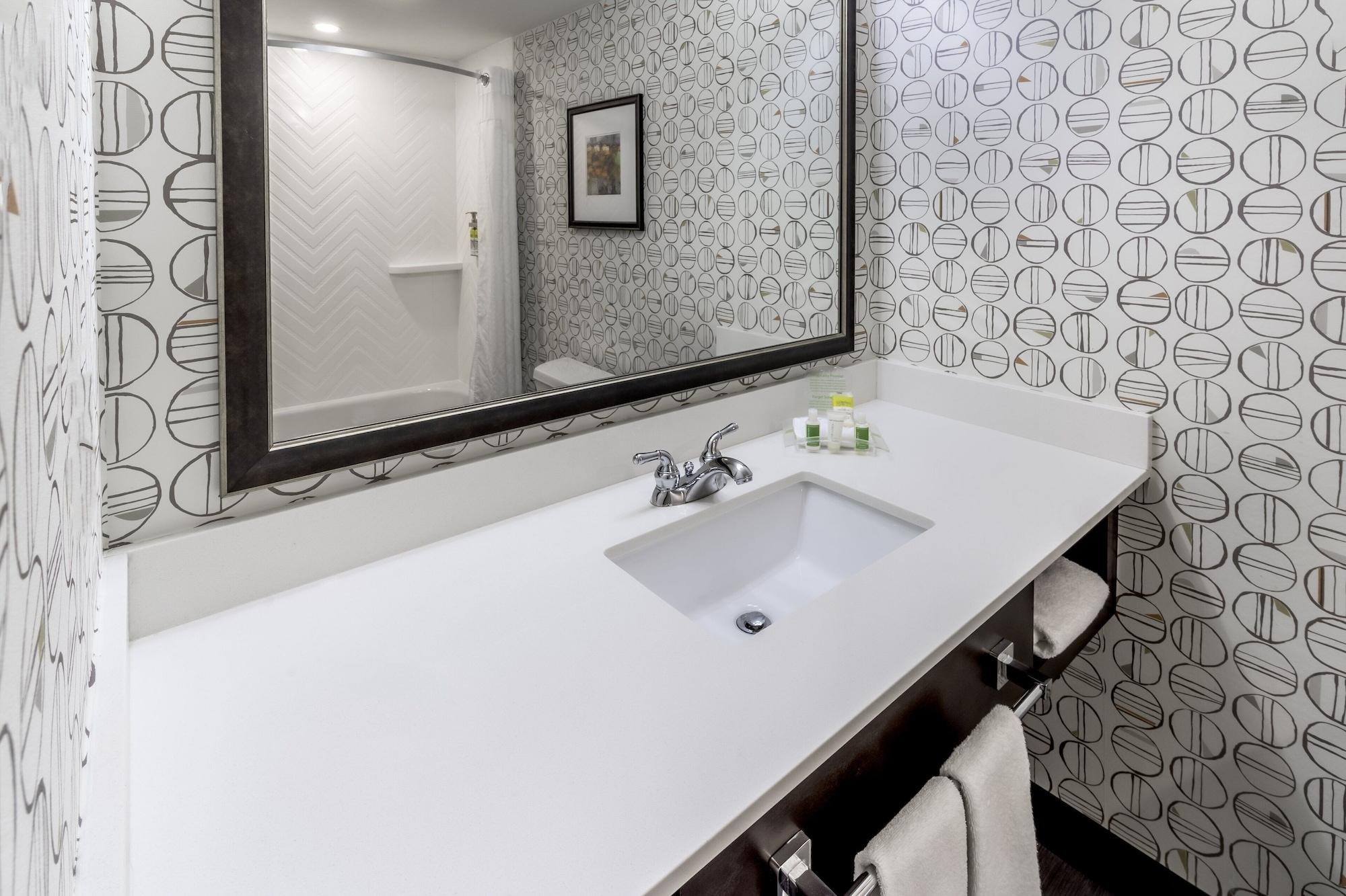 Holiday Inn Hotel & Suites Milwaukee Airport by IHG - photo 23
