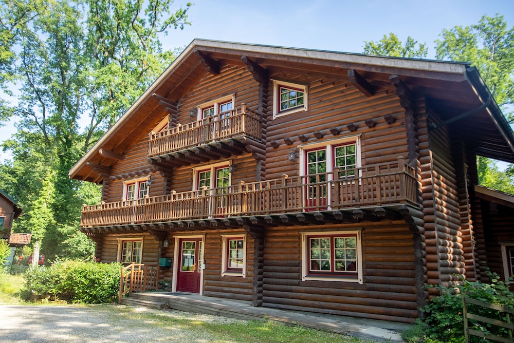 Les Pins Sylvestres - carbon neutral hotel in Amneville