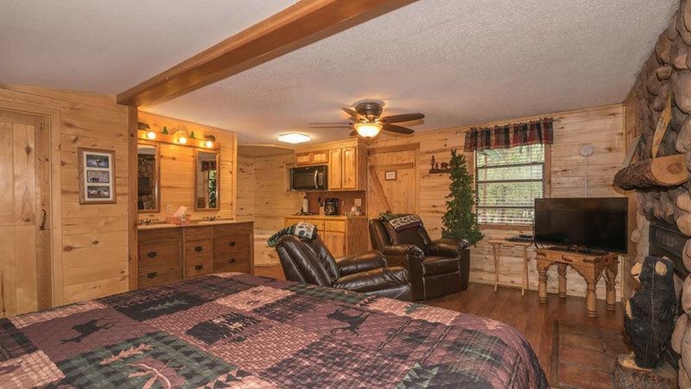 Upper Canyon Inn & Cabins - photo 151