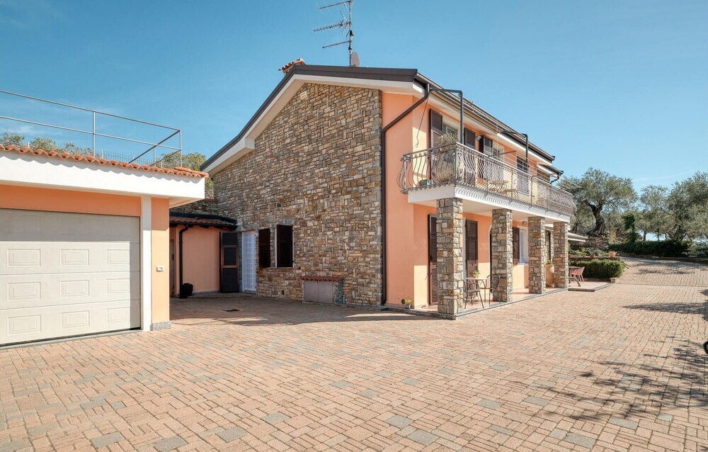 Casa Fiorita — 4-Star Luxury Hotel in Imperia, Italy