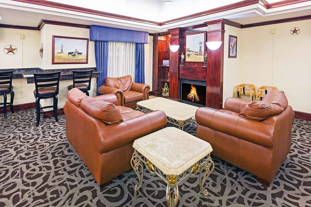 La Quinta Inn & Suites by Wyndham Dalhart - photo 73