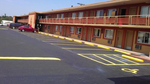 Decatur Inn - photo 8