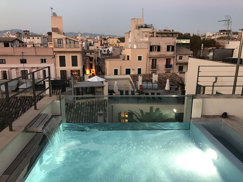 Petit Palace Hotel Tres — 4-Star Luxury Hotel in Palma, Spain