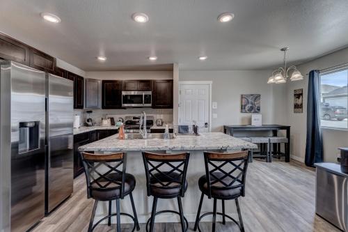 5BR Home With A View & Game Room — 4-Star Luxury Hotel in Rapid City, United States