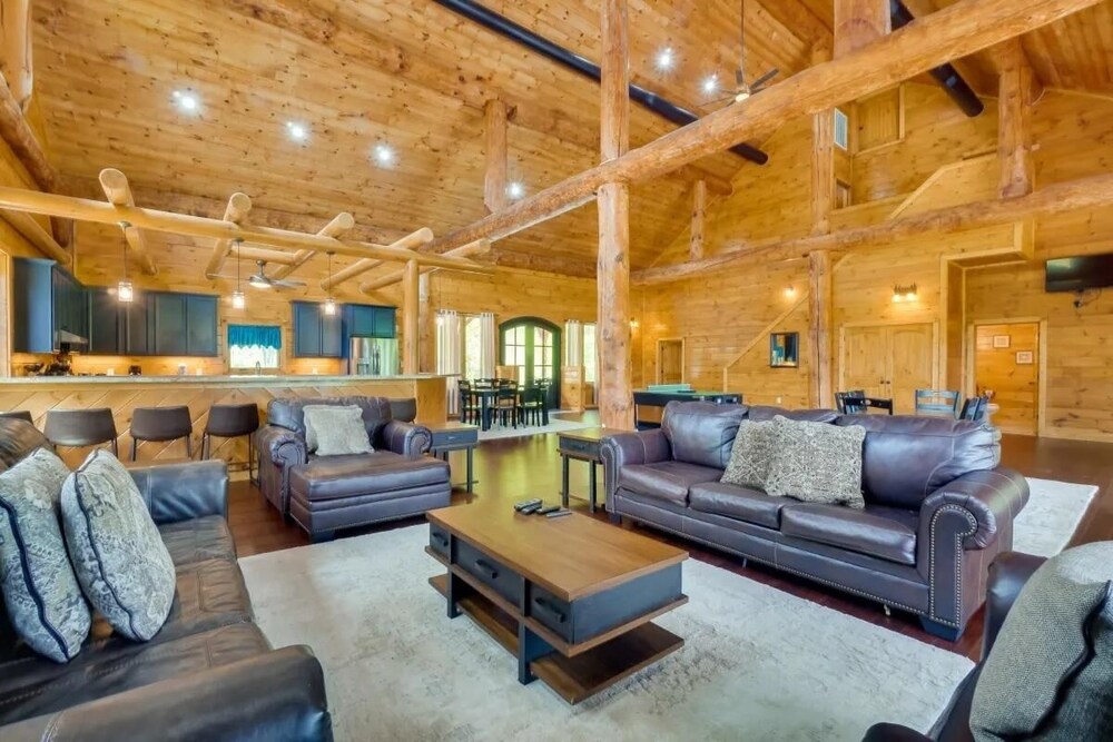 Sensational Views 4 Bedroom Cabin by Heavenly Views Resort - photo 18
