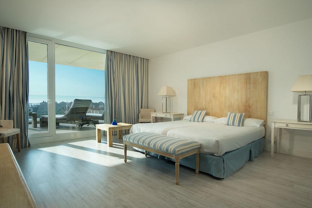 Suites Puerto Sherry in El Puerto De Santa Maria, Spain