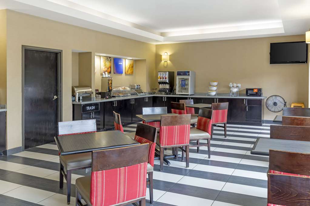 Comfort Suites Inn at Ridgewood Farm - photo 30