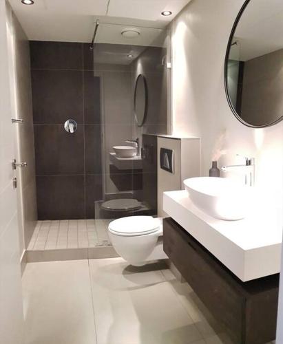 Lovely 1 Bedroom De Waterkant Apt with parking and WiFi
