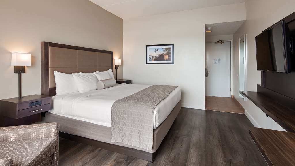 Best Western Plus Coastline Inn - photo 10