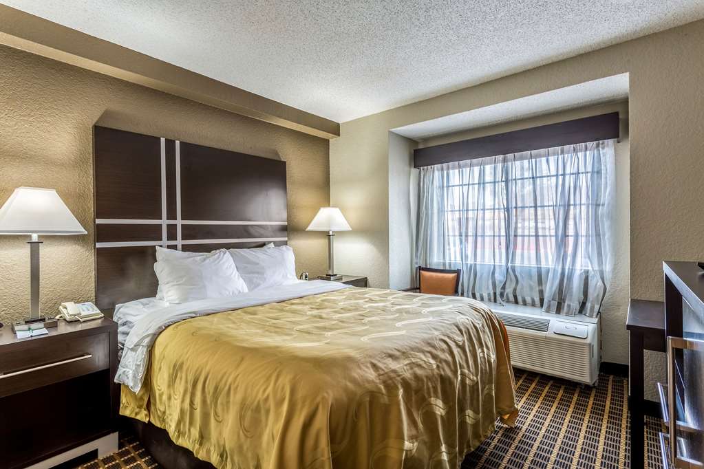 Quality Inn & Suites El Paso I 10 - photo 20