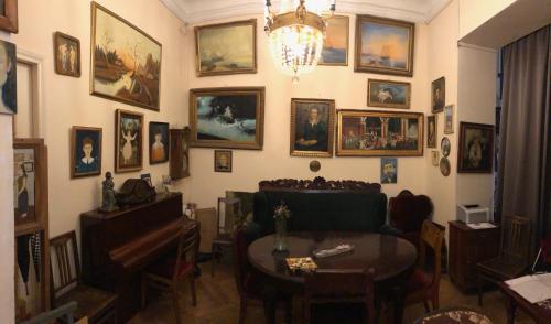 Gutsa Artists Guest House