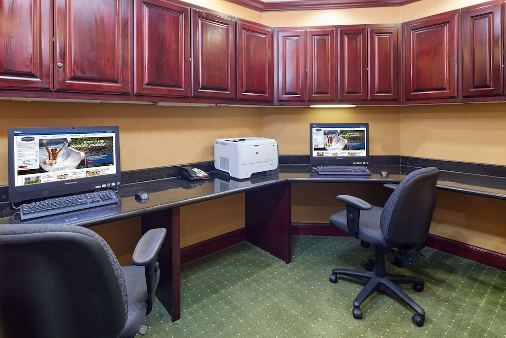 Hampton Inn & Suites Austin South Buda - photo 32