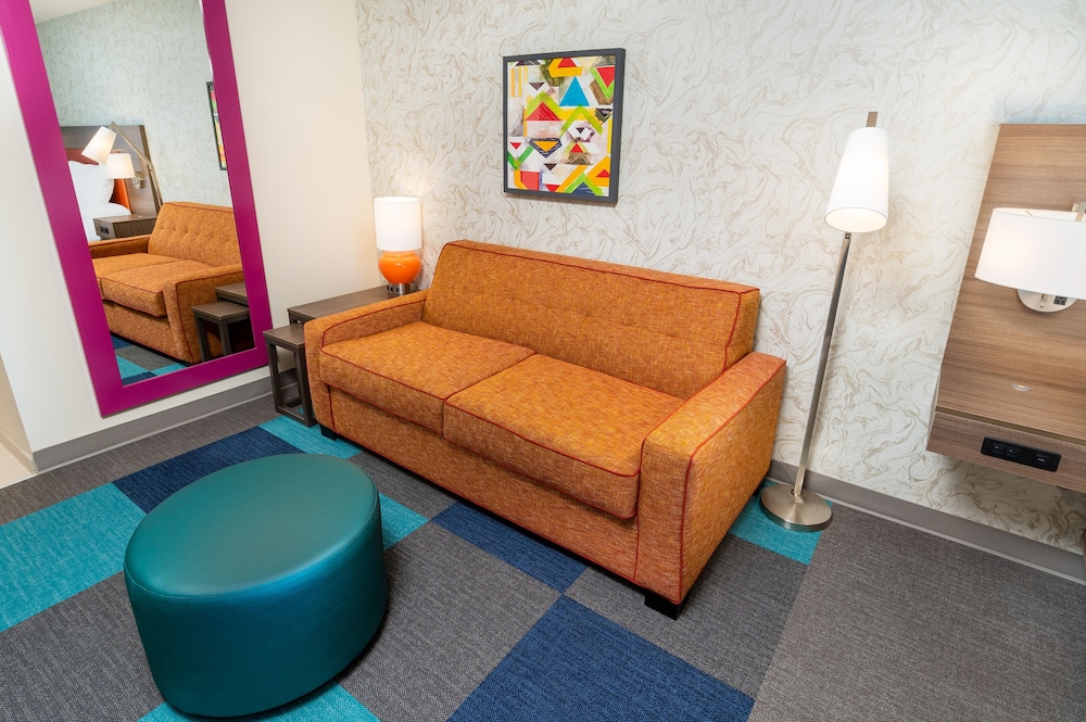 Home2 Suites by Hilton Bakersfield - photo 21