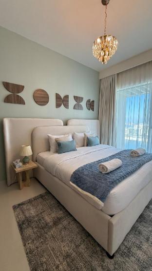 Seaside Elegance 1BR at Emaar Beachfront — 4-Star Luxury Hotel in Dubai, United Arab Emirates
