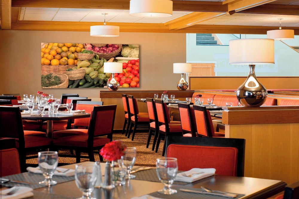 Sheraton Hartford Hotel at Bradley Airport - photo 18