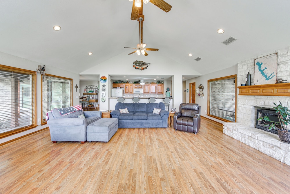 Rhodes Retreat w Dock on Cedar Creek Lake — Malakoff — photo 5