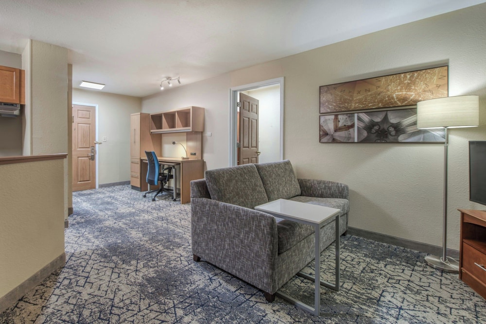 TownePlace Suites by Marriott Raleigh Cary Weston Parkway - photo 4