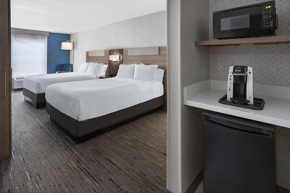 Holiday Inn Express Hotel & Suites Brattleboro by IHG - photo 10