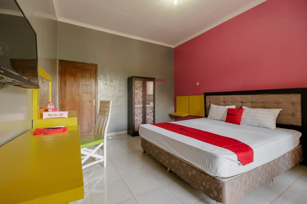 RedDoorz Syariah @ Colomadu 2 — hotel in Colomadu