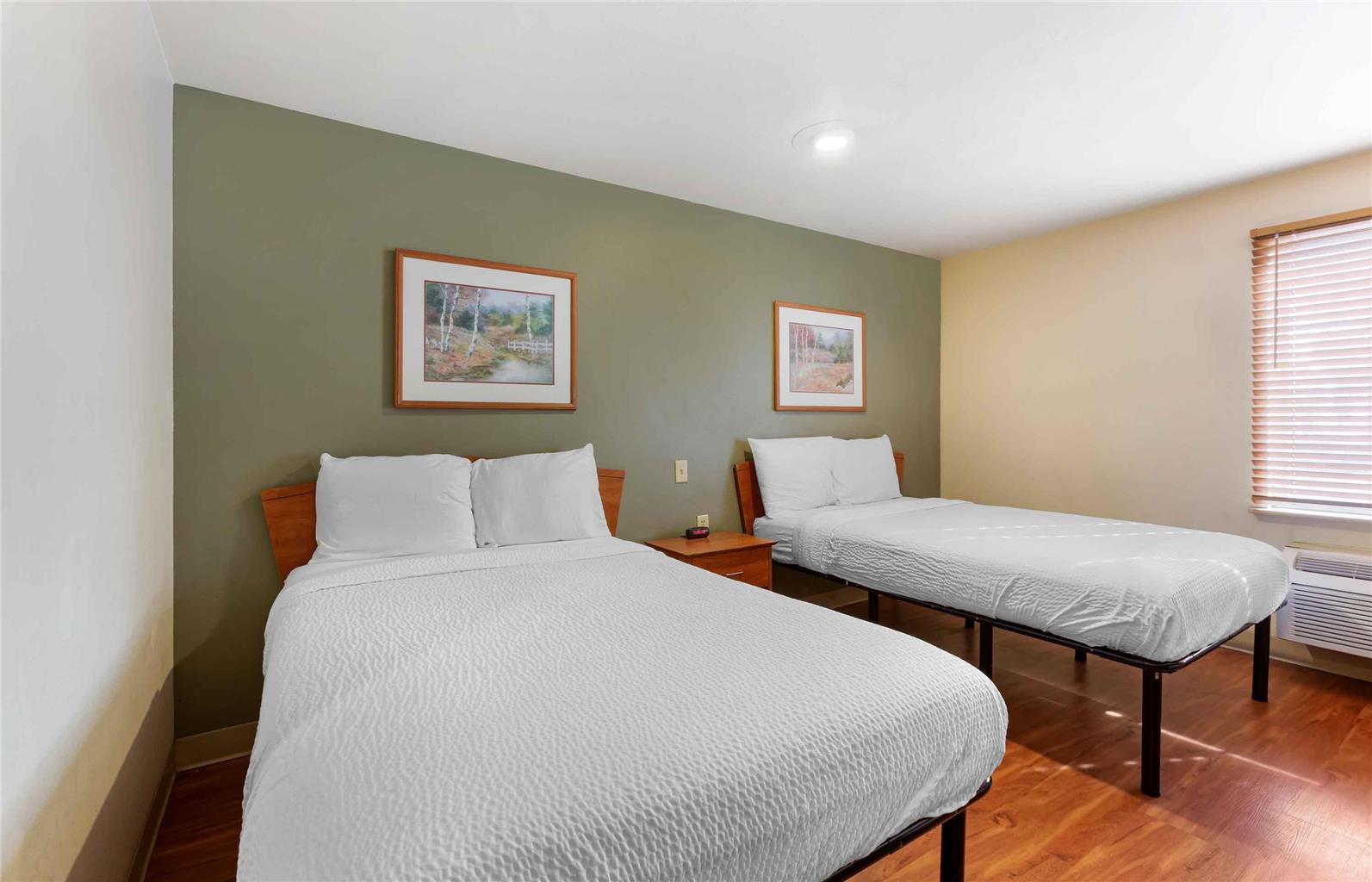 Extended Stay America Select Suites Phoenix West - photo 21