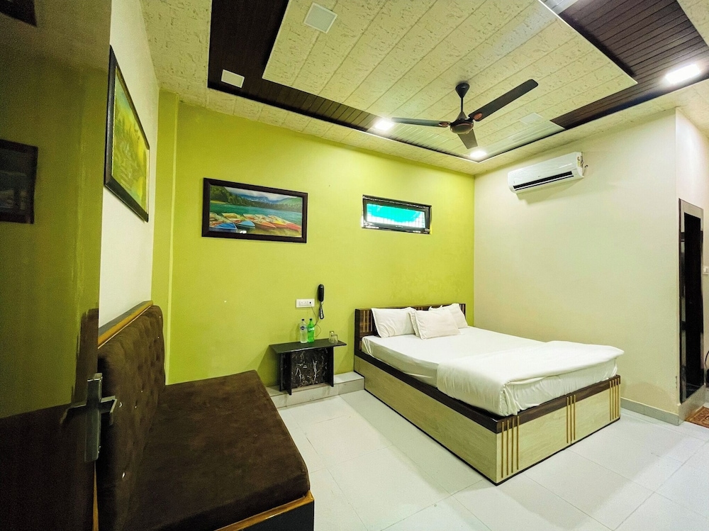 Hotel Pragati Heights - last minute hotel in Mathura
