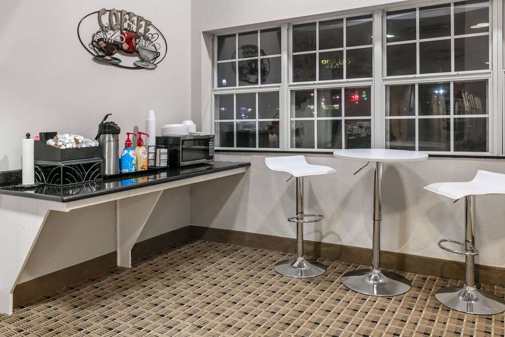 Microtel Inn & Suites by Wyndham Scott Lafayette - photo 25