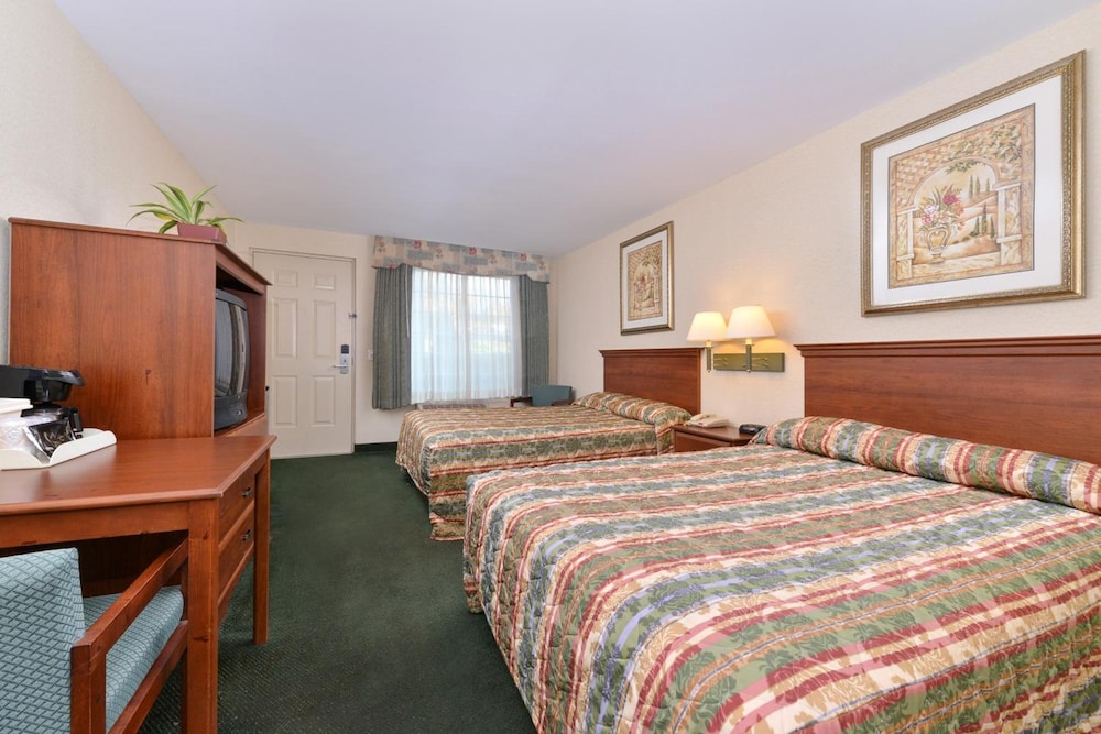 Tower Inn And Suites Of Guilford Madison - photo 11