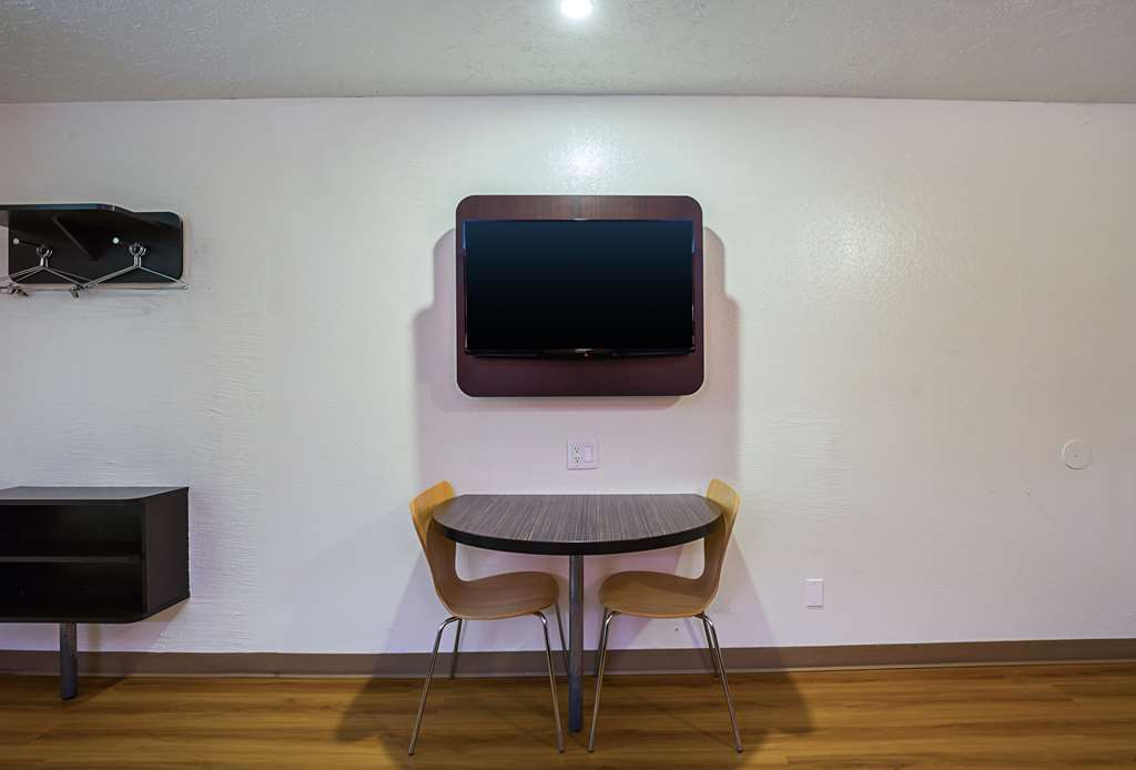 Motel 6 Madisonville TX - photo 12