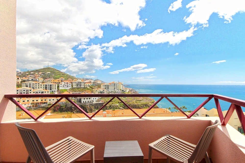 Sol e Mar Camara de Lobos by HR Madeira — 4-Star Luxury Hotel in Camara De Lobos, Portugal