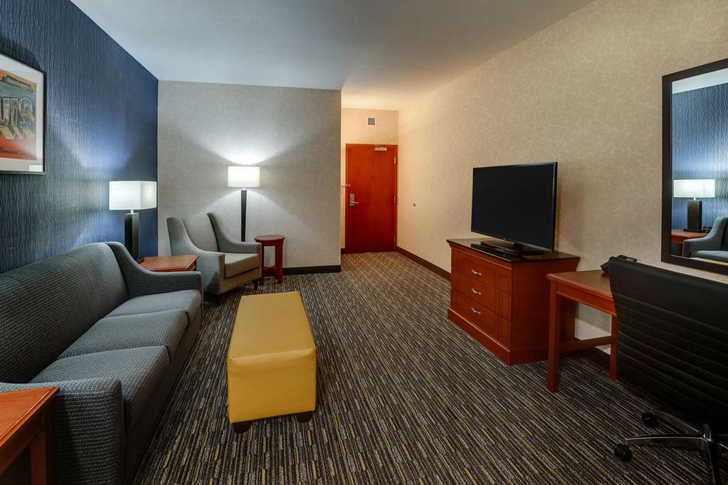 Drury Inn & Suites St. Louis Arnold - photo 12