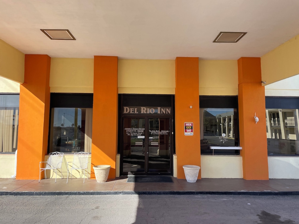 Del Rio Inn - photo 18