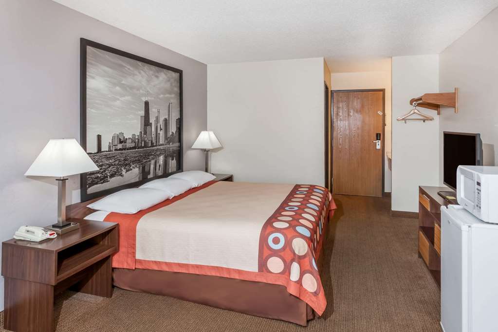 Super 8 by Wyndham Pekin Peoria Area - photo 8