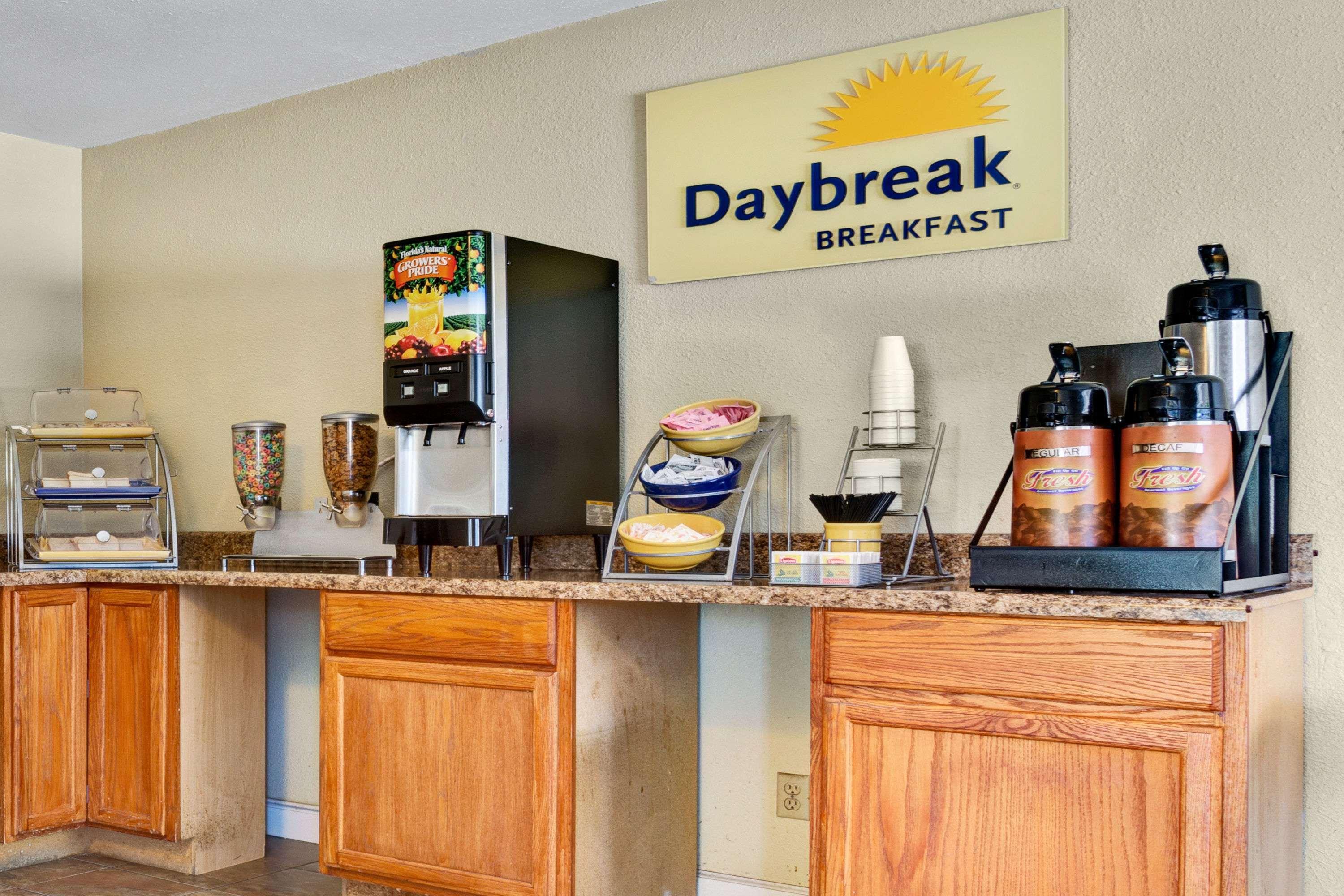 Days Inn by Wyndham Elizabeth City - photo 43