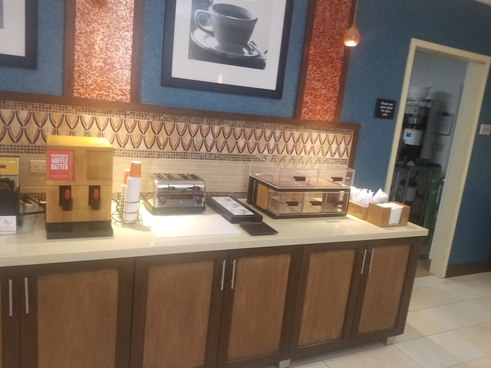 Hampton Inn Austin Oak Hill - photo 43