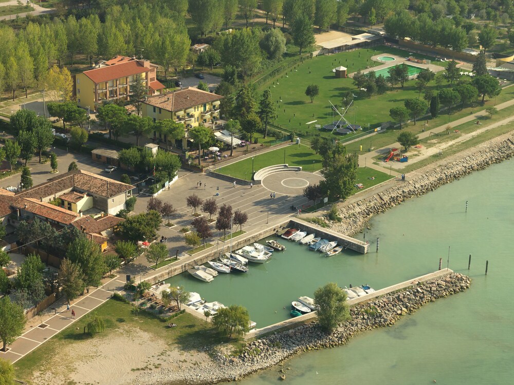Hotel Campanello in Castelnuovo Del Garda, Italy