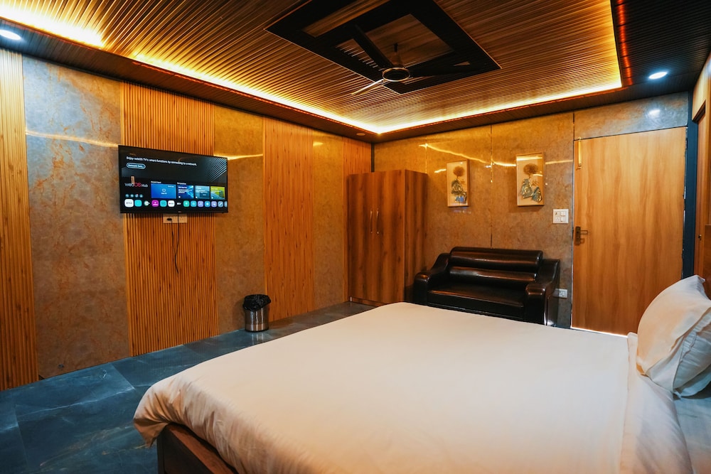 Pahadi Aangan A Boutique Villa By Shivaneel — 5-Star Luxury Hotel in Naini Tal, India