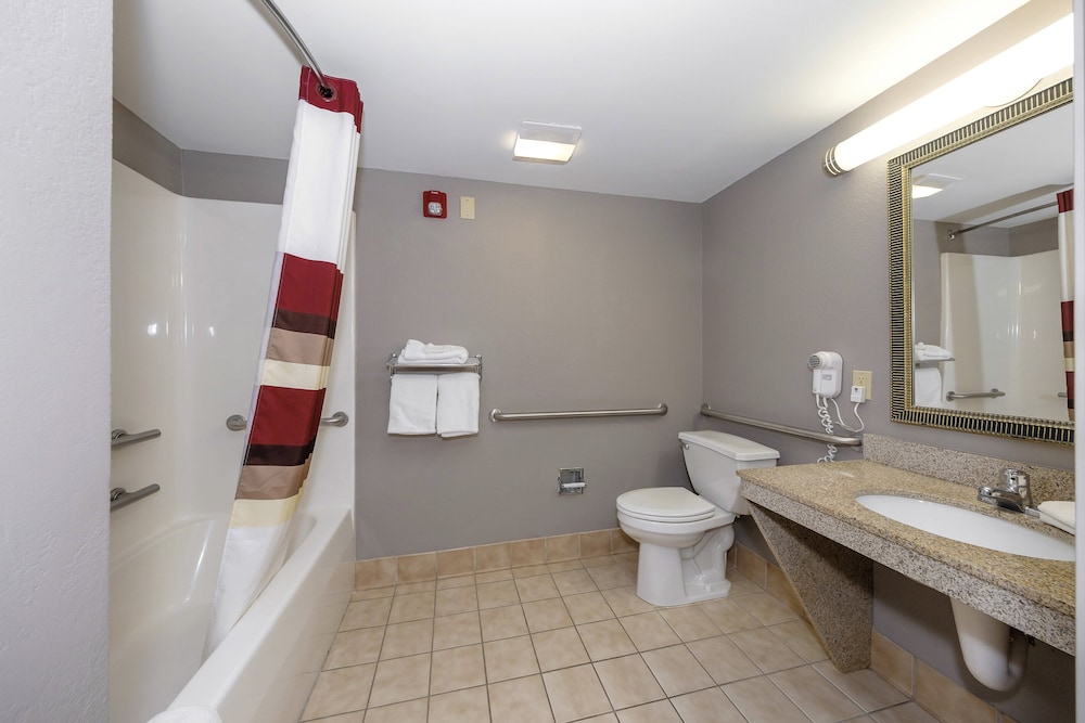 Red Roof Inn & Suites Carrollton GA West Georgia - photo 30